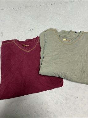 2 shirt sleeve shirts
